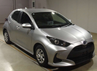 TOYOTA YARIS 2022 SILVER 9514