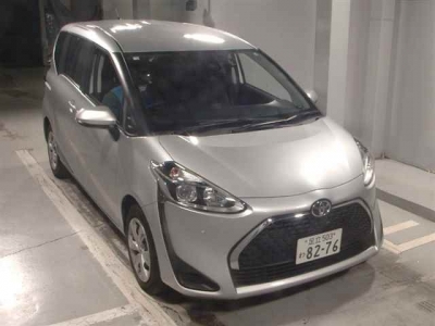 TOYOTA SIENTA 2022 SILVER