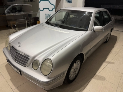 MERCEDES E200 KPC790 SILVER