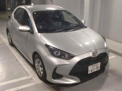 TOYOTA YARIS 2022 SILVER