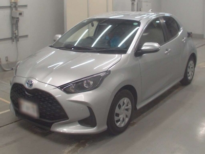 TOYOTA YARIS 2024  SILVER HYBRID
